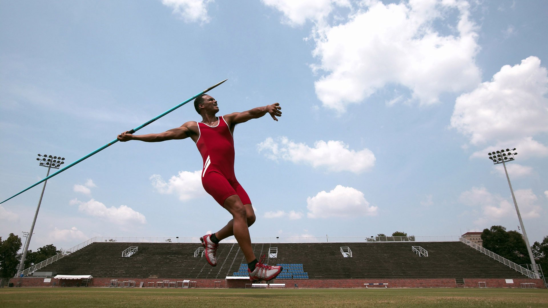 从红土到硬地,梅德韦杰夫带队拉沃尔杯绝杀法网,定义网坛新叙事